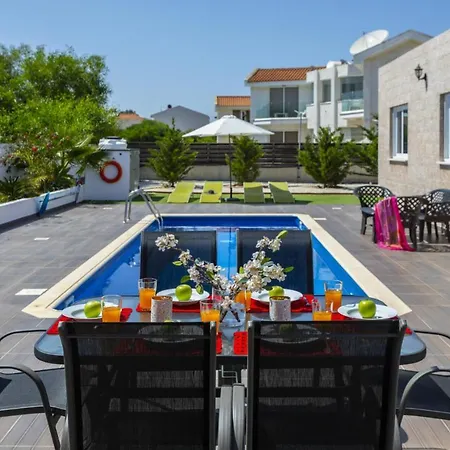 Βίλα Picture Renting Your 5 Star Located In With Beautiful Private Pool, 1483 Πρωταράς