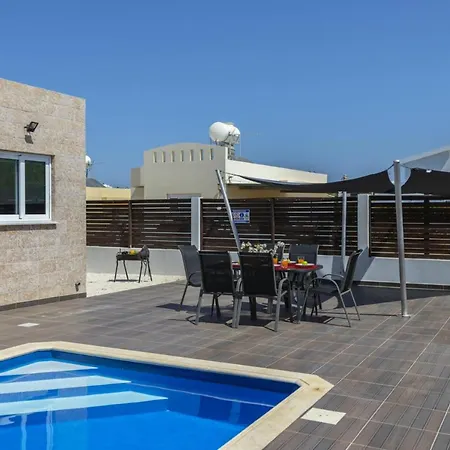 Villa Picture Renting Your 5 Star Located In With Beautiful Private Pool, 1483 *