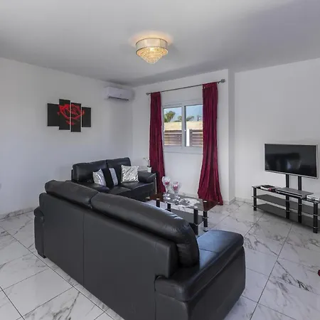 Picture Renting Your 5 Star Located In With Beautiful Private Pool, 1483