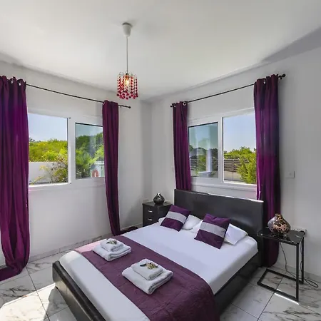 Picture Renting Your 5 Star Located In With Beautiful Private Pool, 1483 Πρωταράς